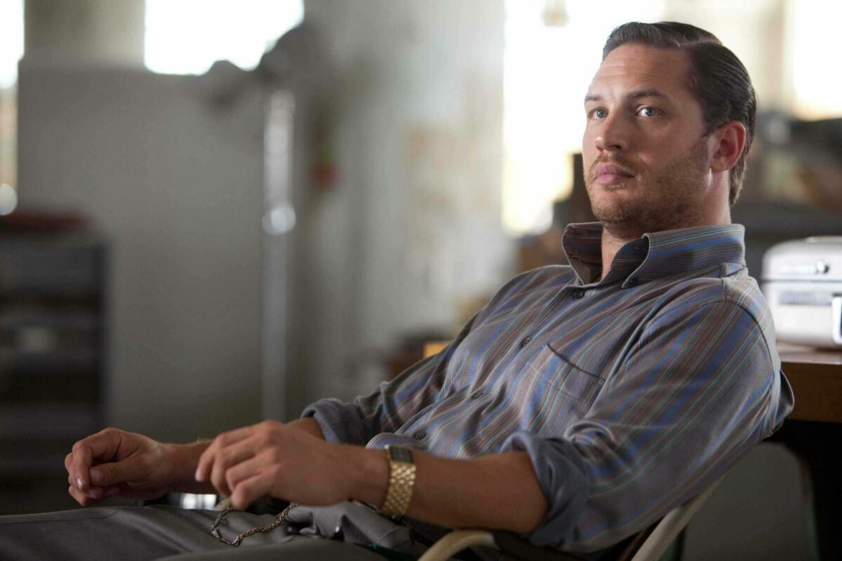 Tom Hardy nella serie tv di Guy Ritchie